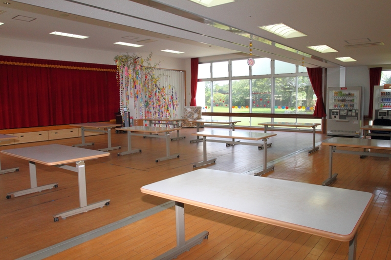 食堂兼多目的ホール